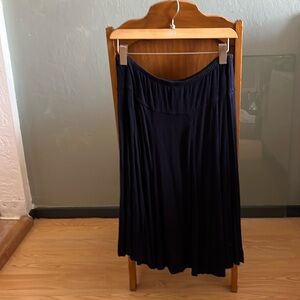 Coldwater Creek. Medium. Navy skirt Midi